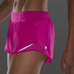 Lululemon Hotty Hot Low-Rise Short 2.5"
Sonic Pink
